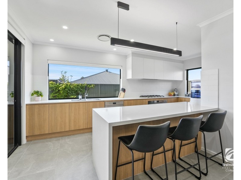 33 Limestone Avenue, Spring Farm NSW 2570