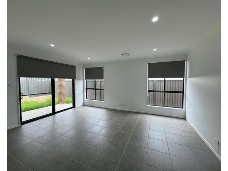 4 Burton Road, Gregory Hills NSW 2557