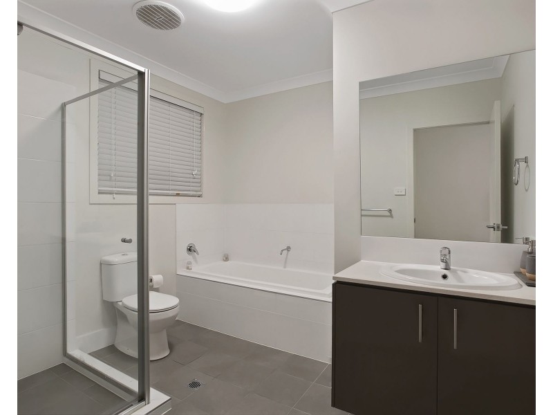 11 Richmond Road, Oran Park NSW 2570