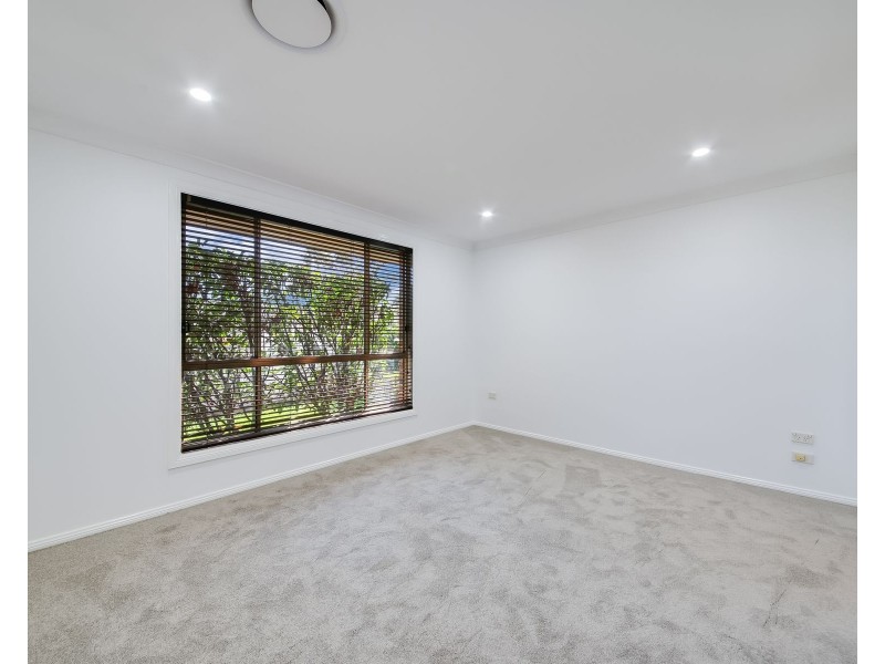 8 Steamer Place, Currans Hill NSW 2567