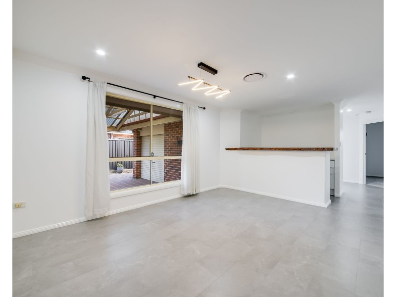 8 Steamer Place, Currans Hill NSW 2567