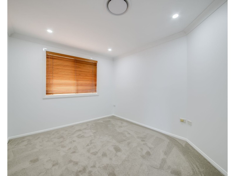 8 Steamer Place, Currans Hill NSW 2567