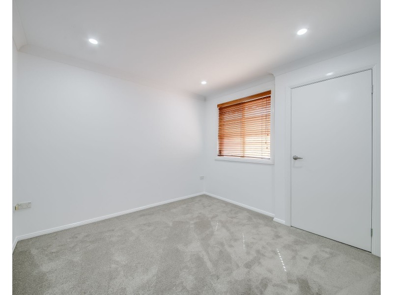 8 Steamer Place, Currans Hill NSW 2567