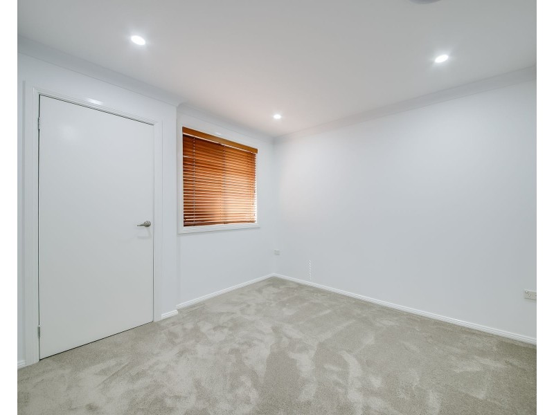 8 Steamer Place, Currans Hill NSW 2567