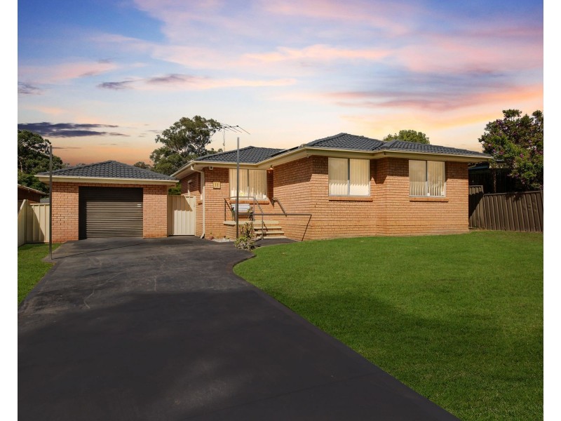 11 Cuscus Place, St Helens Park NSW 2560