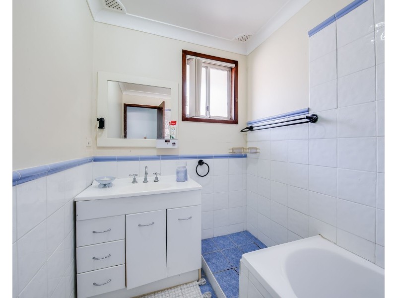 11 Cuscus Place, St Helens Park NSW 2560