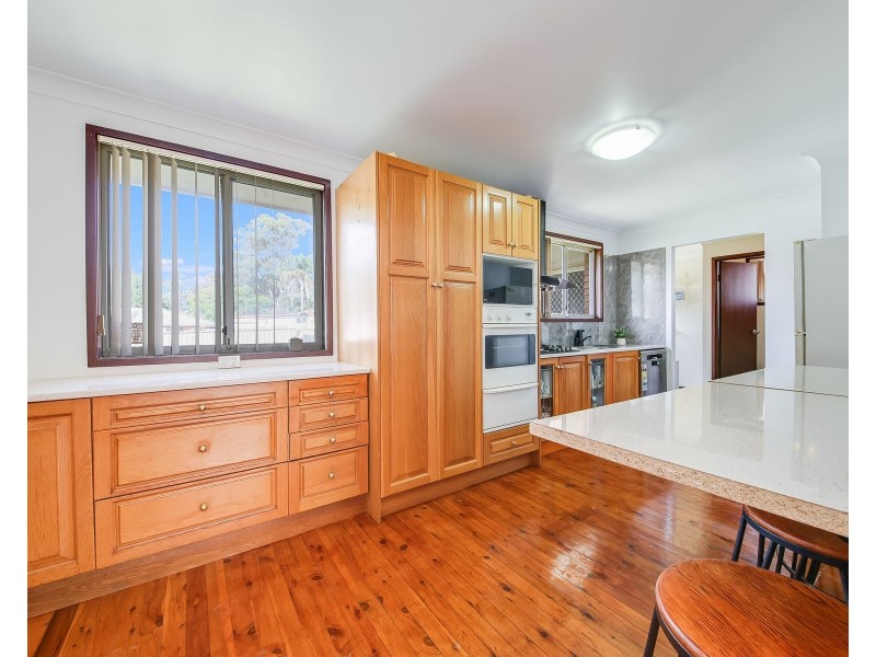11 Cuscus Place, St Helens Park NSW 2560