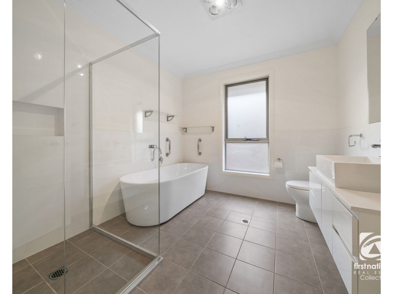 53 Easton Avenue, Spring Farm NSW 2570