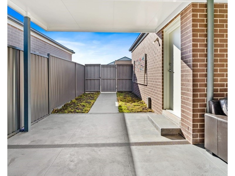 32 Sainsbury Road, Catherine Field NSW 2557