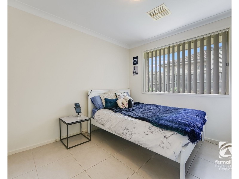 34 Hampshire Boulevard, Spring Farm NSW 2570