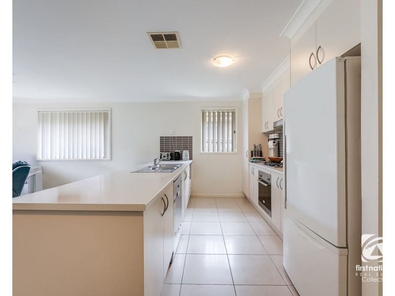 34 Hampshire Boulevard, Spring Farm NSW 2570