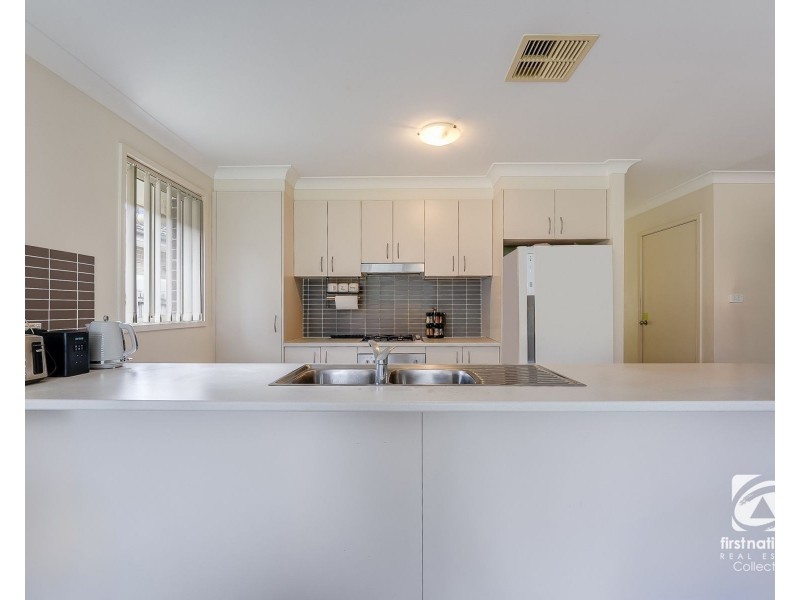 34 Hampshire Boulevard, Spring Farm NSW 2570