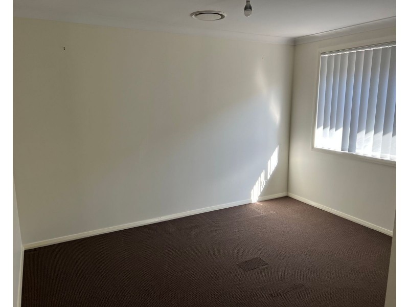 20 Plymouth Boulevard, Spring Farm NSW 2570