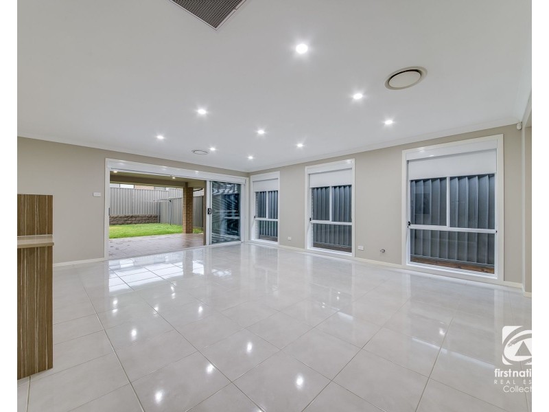 77 McKenzie Boulevard, Gregory Hills NSW 2557