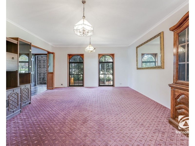 8 Forresters Close, Woodbine NSW 2560