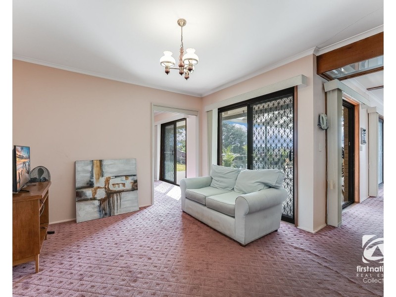 8 Forresters Close, Woodbine NSW 2560