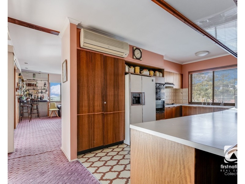 8 Forresters Close, Woodbine NSW 2560