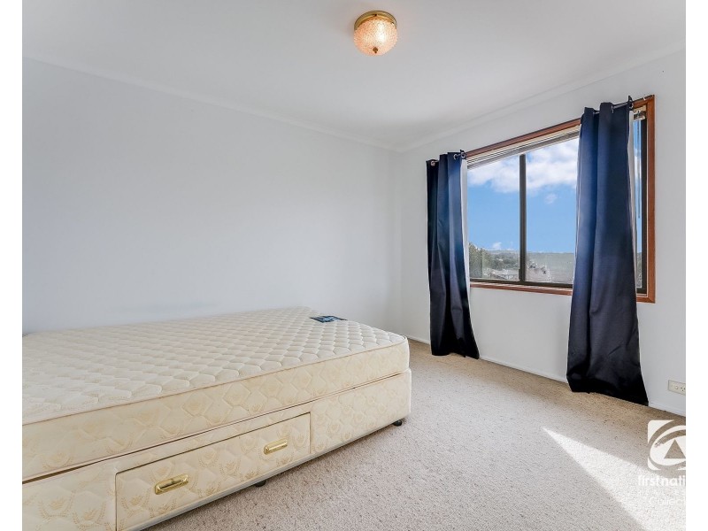 8 Forresters Close, Woodbine NSW 2560