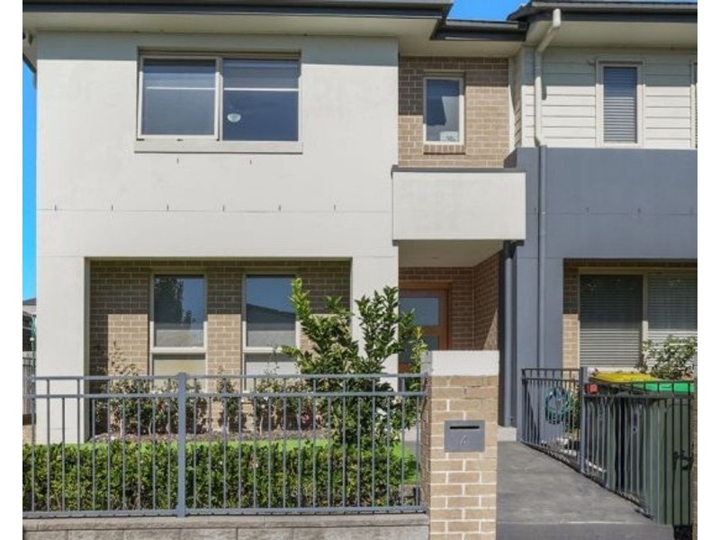 4 Laura Street, Oran Park NSW 2570