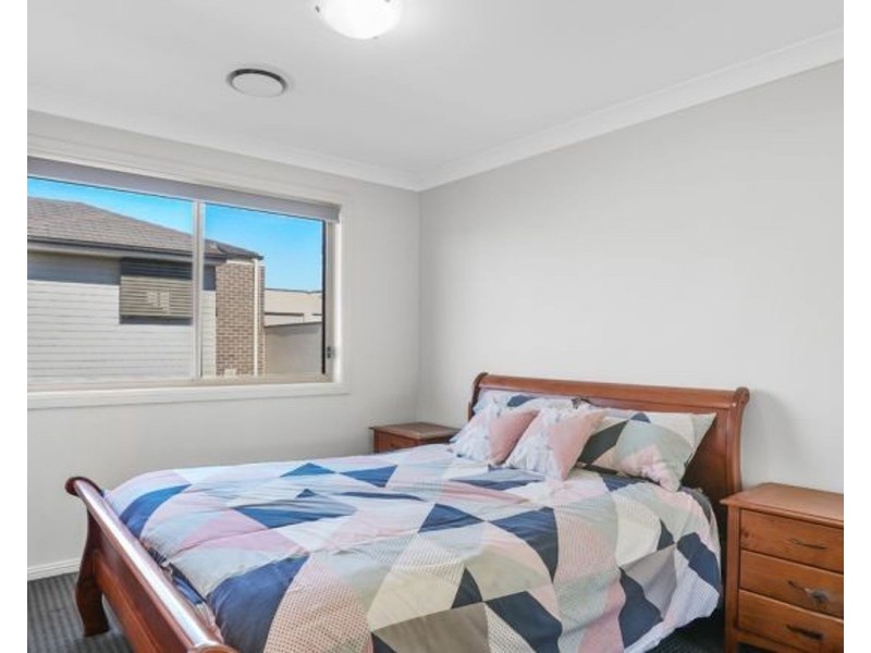 4 Laura Street, Oran Park NSW 2570