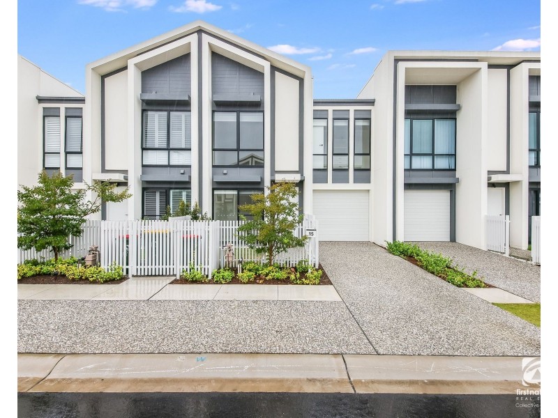 15 Birch Avenue, Mount Annan NSW 2567