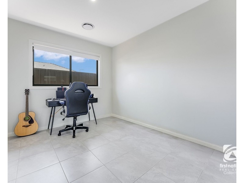 4 Burke Street, Oran Park NSW 2570