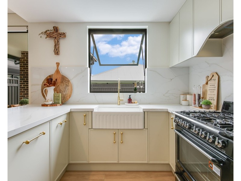 76b Firewheel Circuit, Gregory Hills NSW 2557