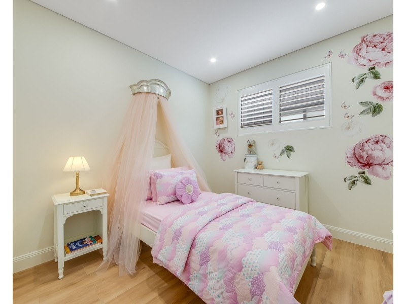 76b Firewheel Circuit, Gregory Hills NSW 2557