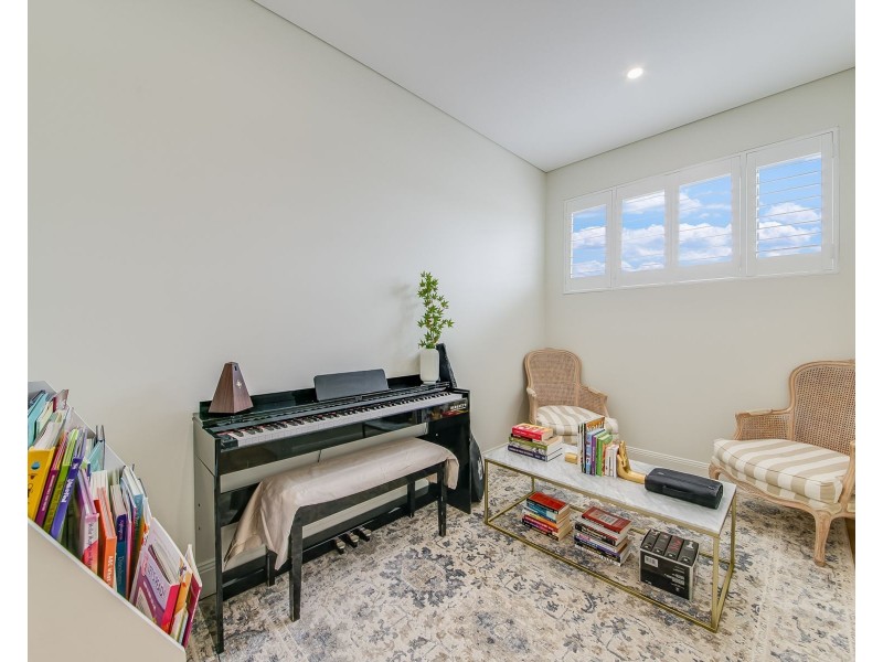 76b Firewheel Circuit, Gregory Hills NSW 2557