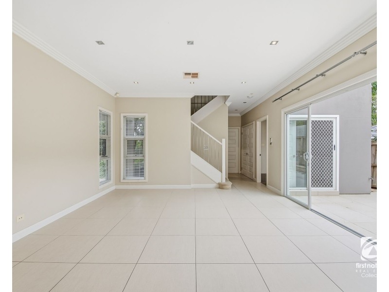 299 Mount Annan Drive, Mount Annan NSW 2567