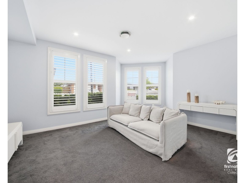 15 Garnsey Way, Oran Park NSW 2570