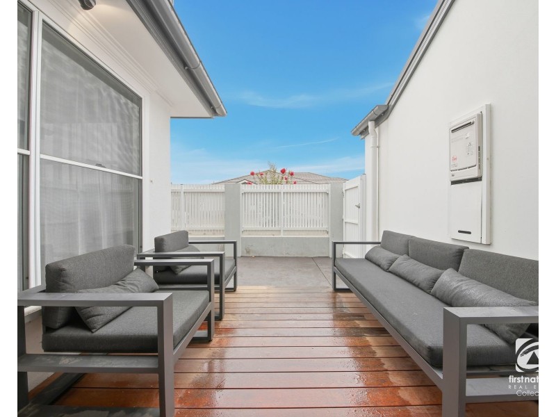 15 Garnsey Way, Oran Park NSW 2570