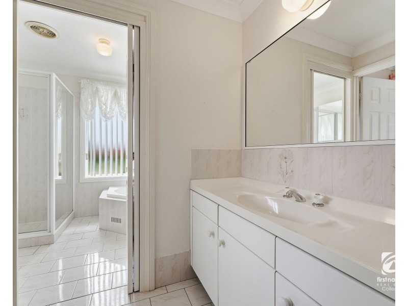 5 Alligator Place, Kearns NSW 2558