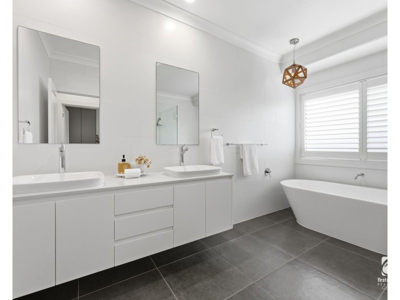 14 Jenolan Circuit, Harrington Park NSW 2567