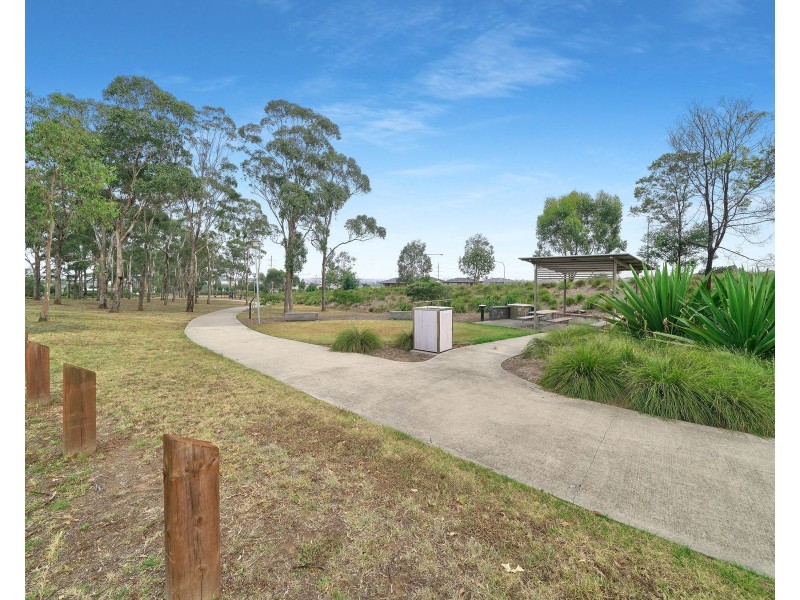32 Felix Street, Gregory Hills NSW 2557