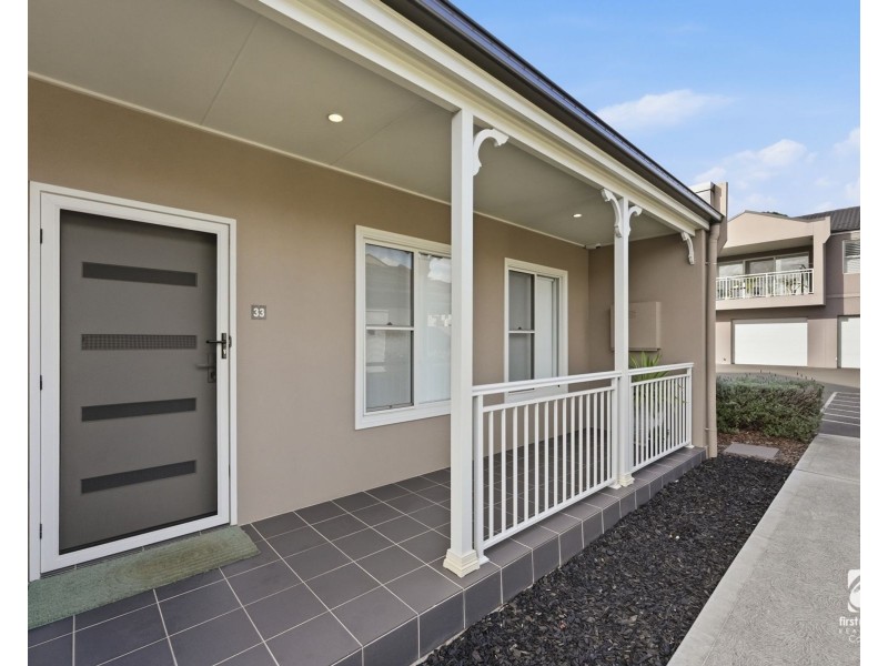 33/2 Wire Lane, Camden South NSW 2570