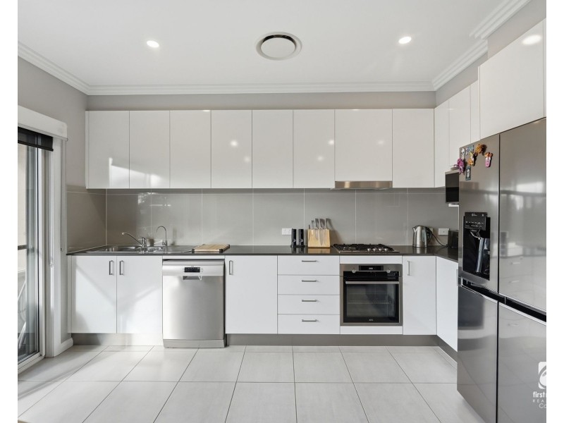 33/2 Wire Lane, Camden South NSW 2570