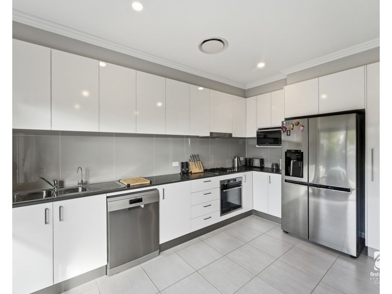 33/2 Wire Lane, Camden South NSW 2570