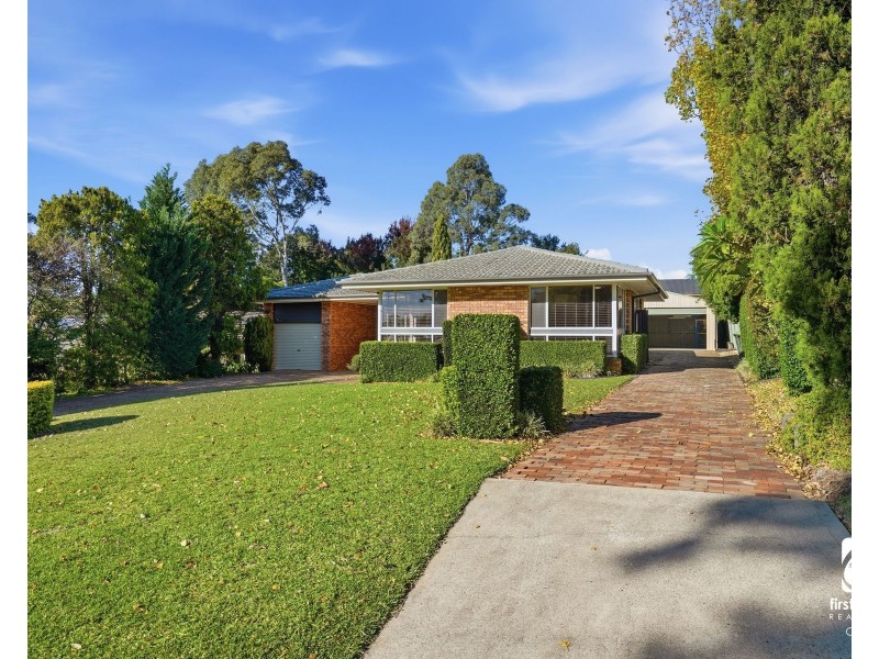 17 Griffiths Avenue, Camden South NSW 2570