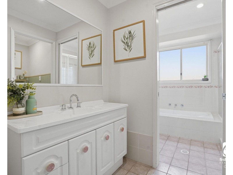 9 Moreton Bay Avenue, Spring Farm NSW 2570
