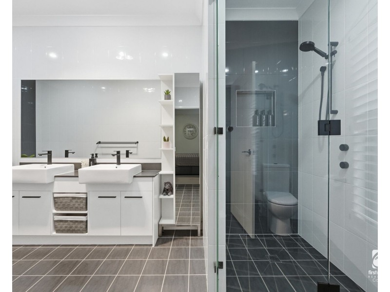 40 Cameron Circuit, Harrington Park NSW 2567