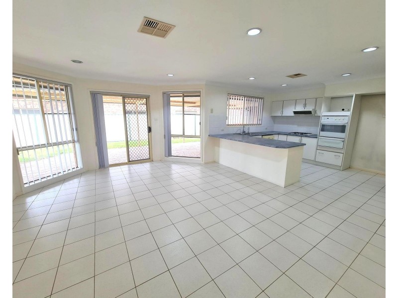 32 Watson Road, Mount Annan NSW 2567