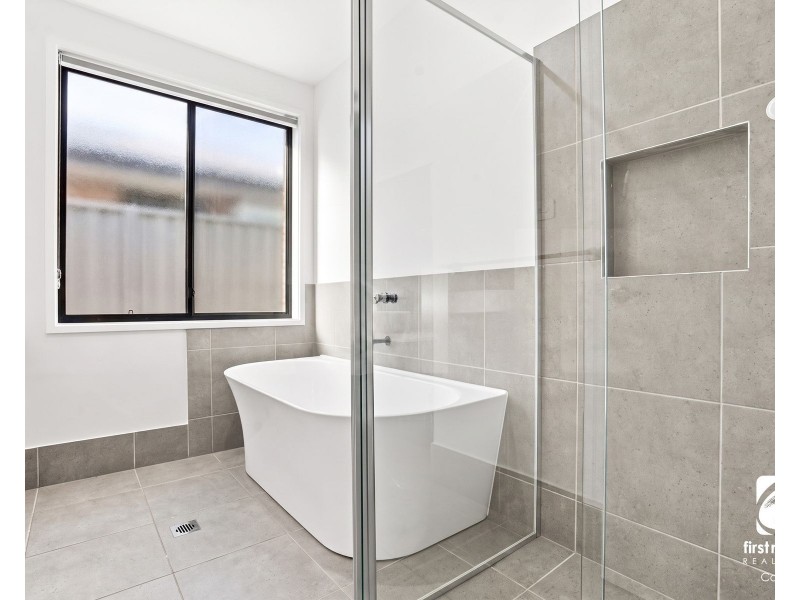 4 Burton Road, Gregory Hills NSW 2557