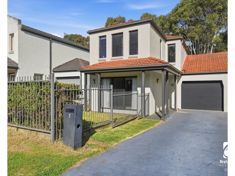7 Reserve Circuit, Currans Hill NSW 2567