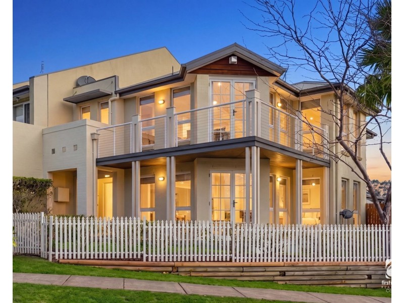 1 Gilbert Street, Elderslie NSW 2570