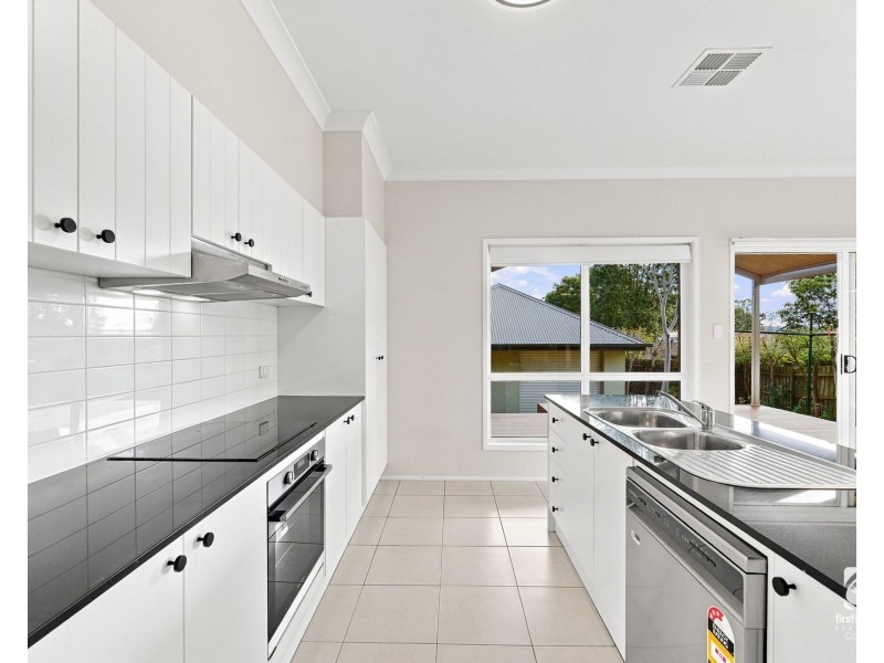 1 Gilbert Street, Elderslie NSW 2570