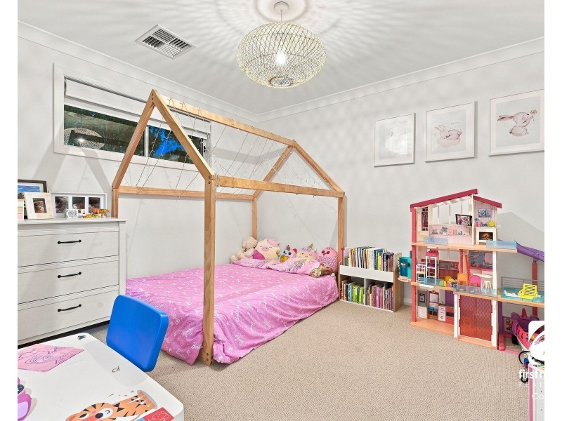21 Entwistle Crescent, Harrington Park NSW 2567