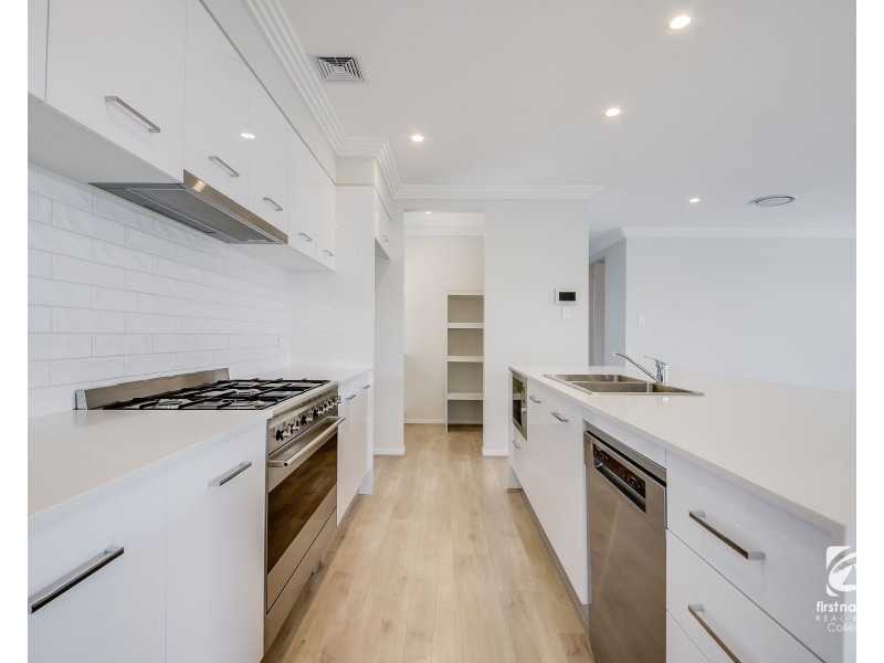 40 Doomben Street, Menangle Park NSW 2563