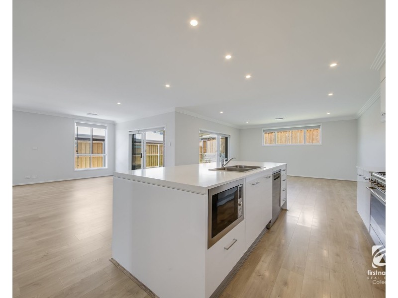 40 Doomben Street, Menangle Park NSW 2563