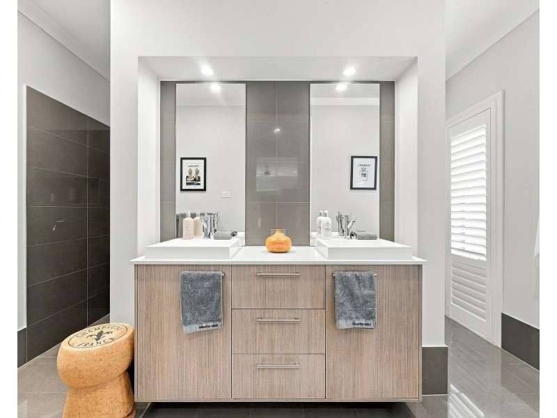13 Longarm Place (Grove Estate), Harrington Park NSW 2567